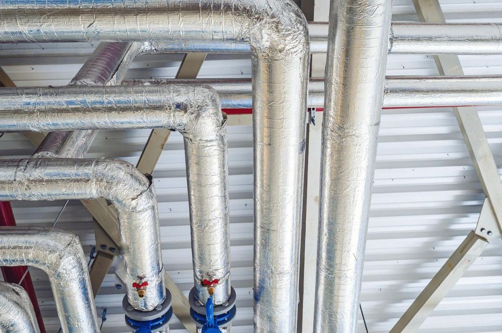 Трубы отопления.